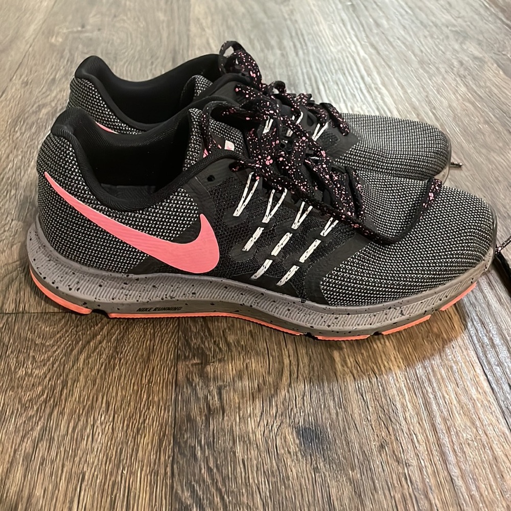 womens nike run swift se